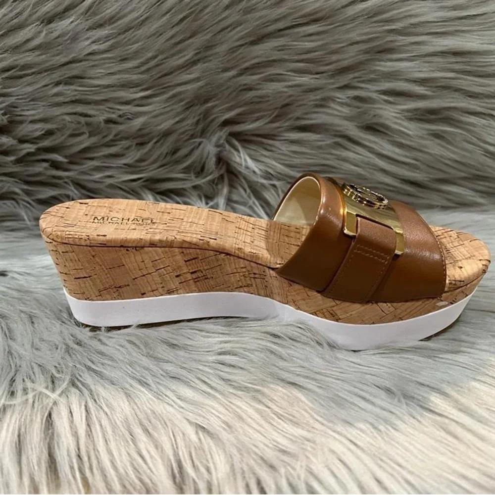 Michael Kors Women’s Warren Platform Sandals. Leather, open toe, MK logo. New